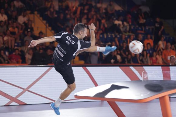 A teqball székely klasszisával, Szécsi Barnával beszélgettünk